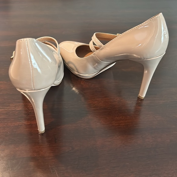 Calvin Klein Women’s Heel Cream baby pink color Size 6 Excellent condition - Picture 11 of 15